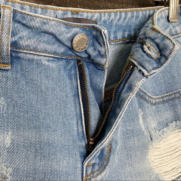 Kendall & Kylie Embroidered Jean Shorts Blue High Rise Cutoff Distressed Size 5 - Picture 8 of 10